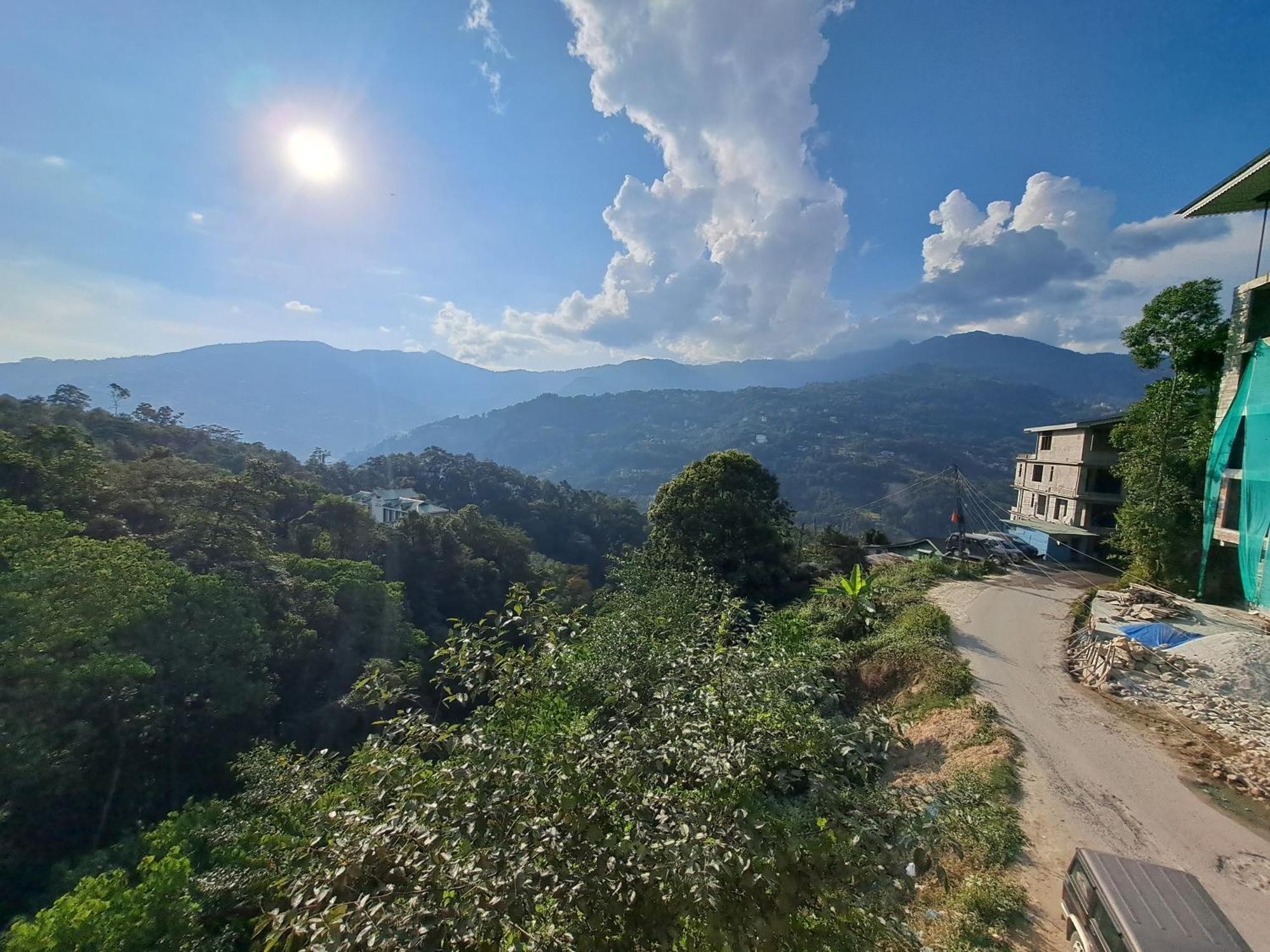 Snow White Retreat Hotel And Restaurant 강토크 외부 사진