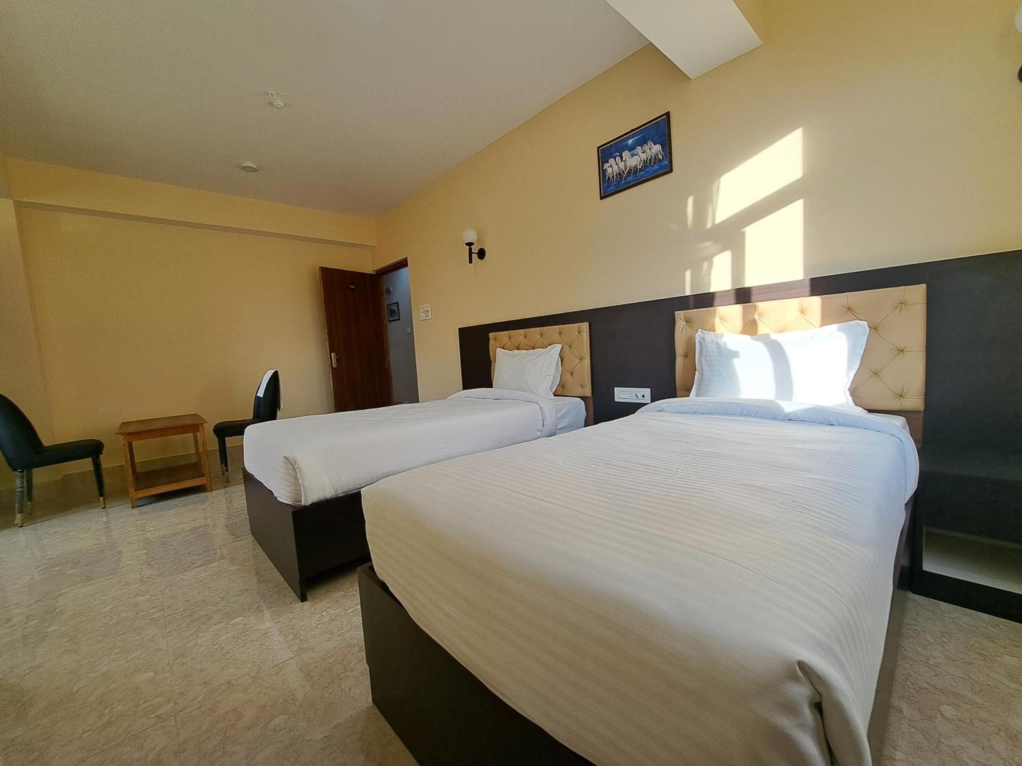 Snow White Retreat Hotel And Restaurant 강토크 외부 사진
